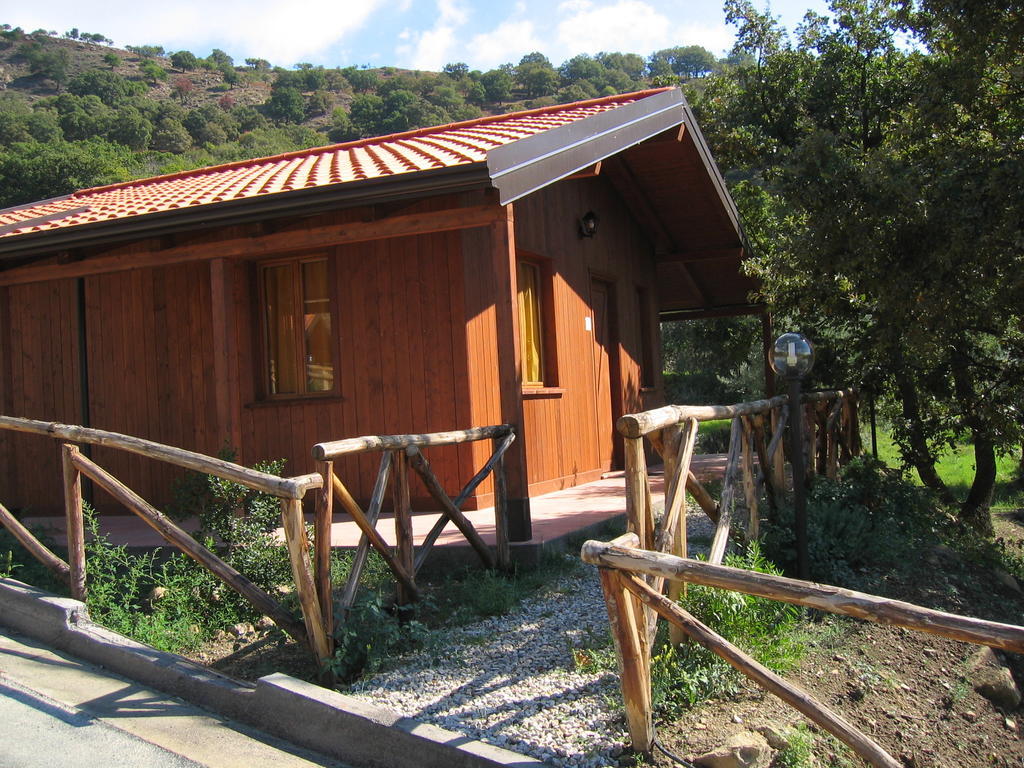 Agriturismo San Cataldo Motta Camastra Екстериор снимка