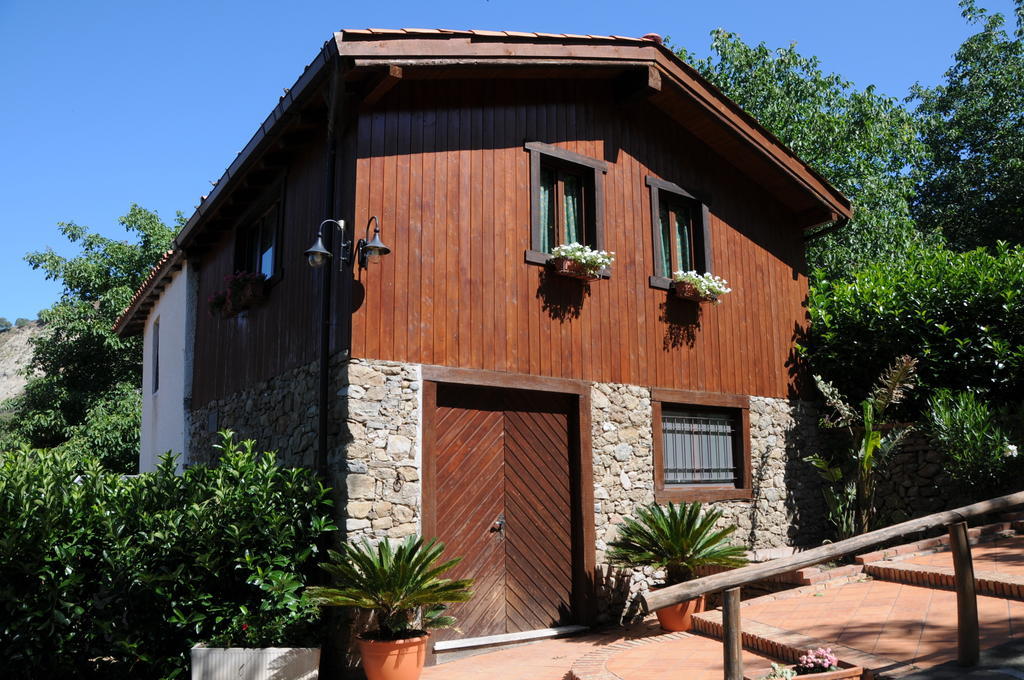 Agriturismo San Cataldo Motta Camastra Екстериор снимка